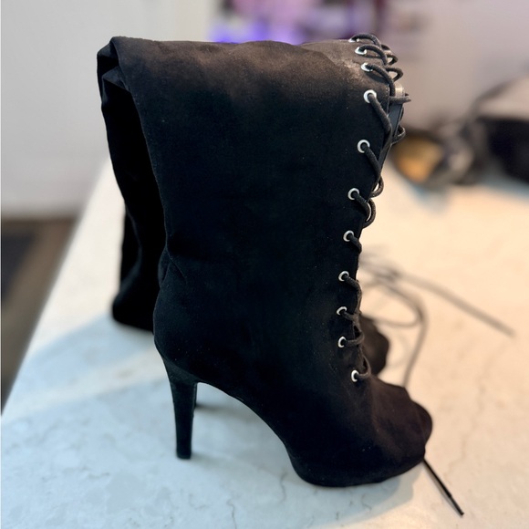 🖤 Torrid Thigh-High Lace-Up Peep Toe Platform Boots – 7.5WW 🖤 - Picture 3 of 10